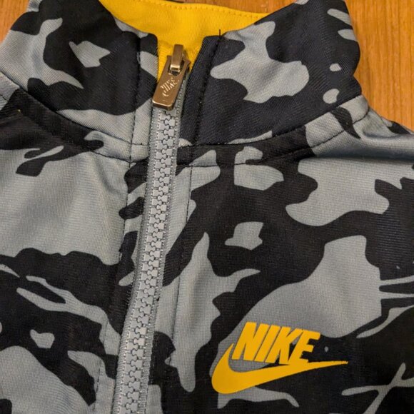 2PC Boys 2T NIKE Track Sweat Suit Outfit Set Long Sleeve Jacket Sweater Pant Set - Picture 3 of 5